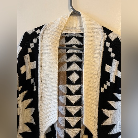 Free People Jen's Pirate Booty La Croix Cardigan Tribal Print Bell Sleeve M/L - Picture 8 of 15